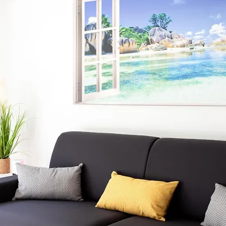 Beautiful Studio With Ac Close To The Apartment Nice