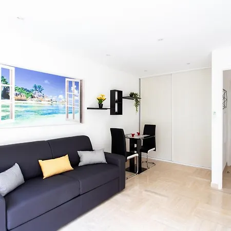 Apartment Beautiful Studio With Ac Close To The